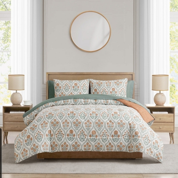 ** BRAND NEW IN BAG ** Copper Patterned Comforter 8 PC Set - Picture 2 of 8